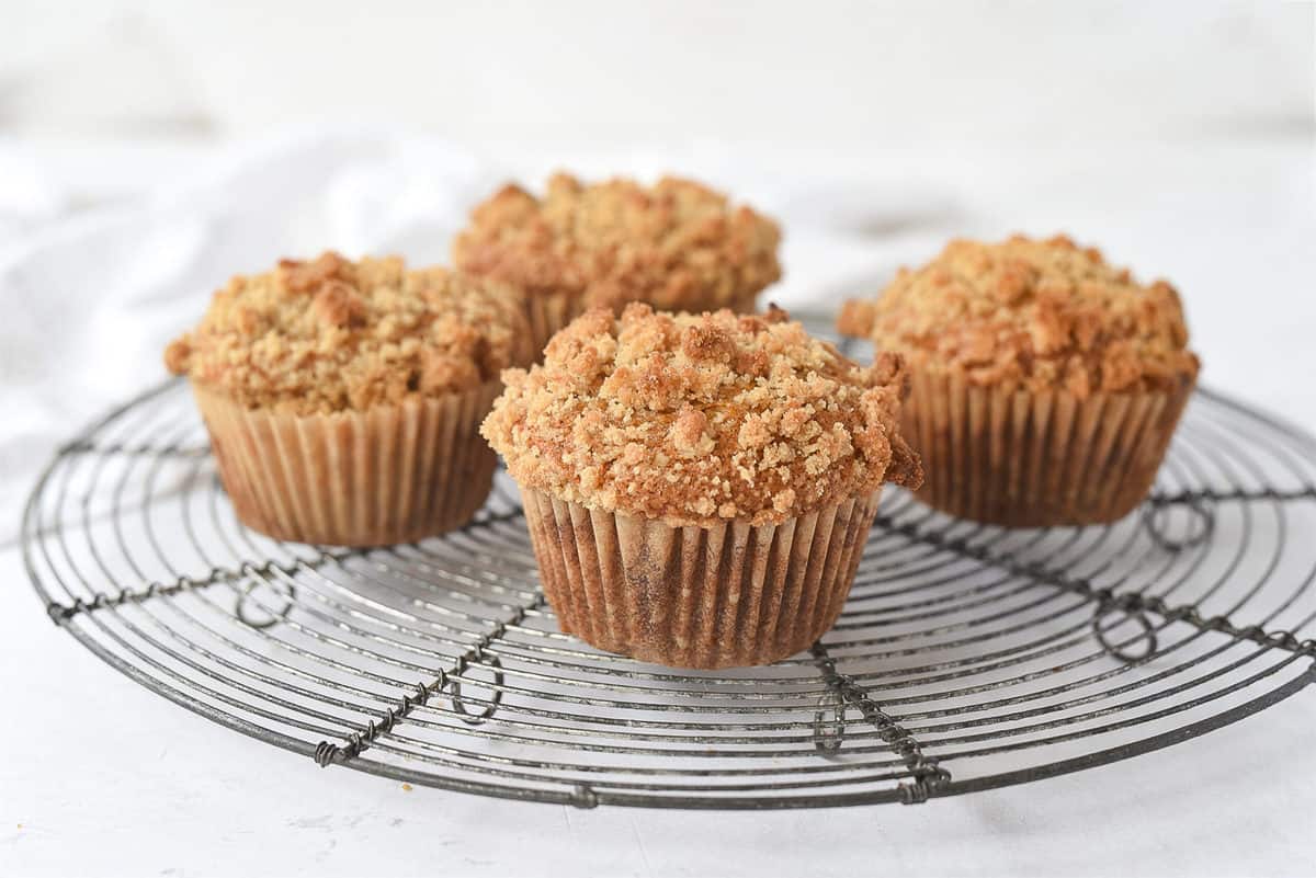 pumpkin muffins with streusel topping