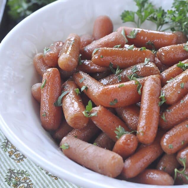 bowl of slow cooker carrots