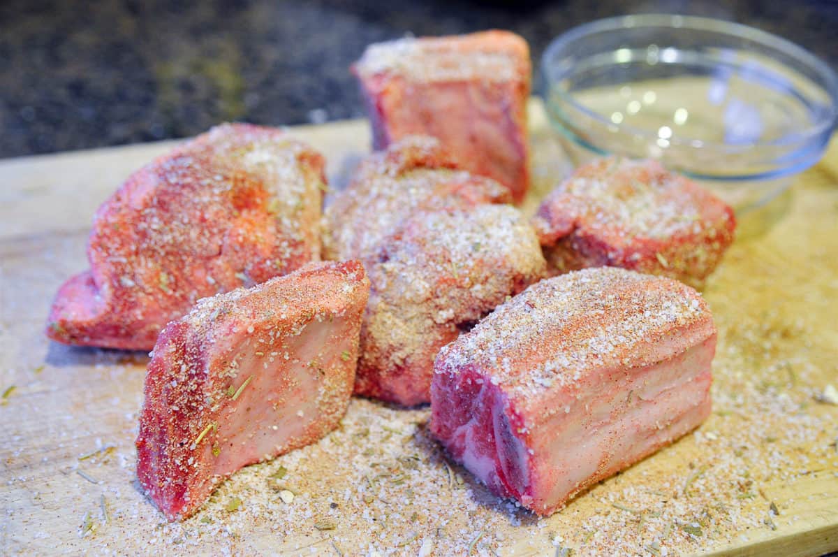 shortribs with rub on them