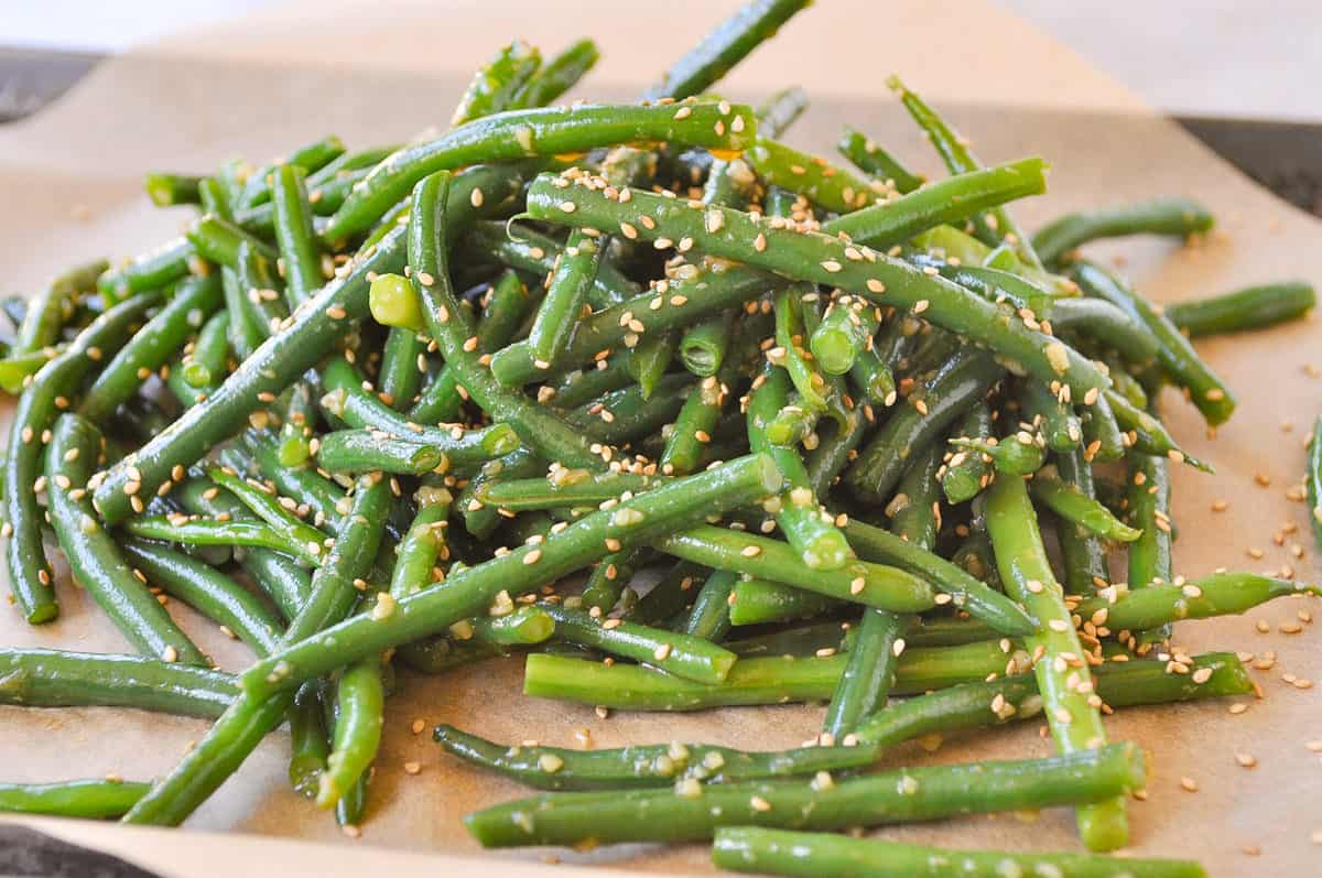cooked garlic green beans
