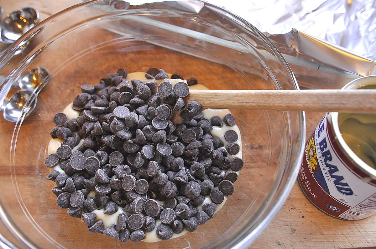 chocolate chips added into peanut butter fudge