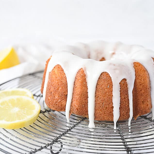 lemon yogurt cake with drizzle