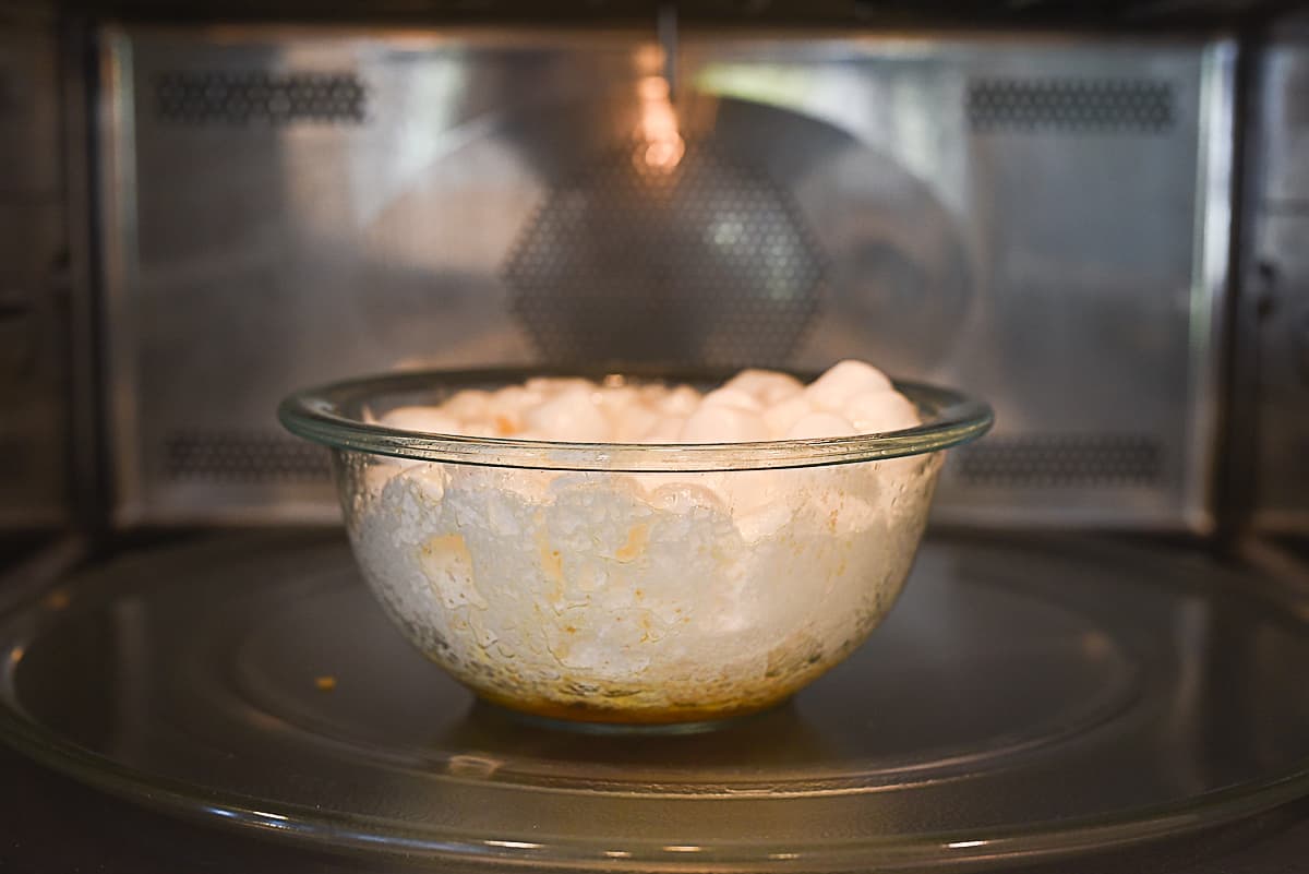 marshmallows melting in microwave