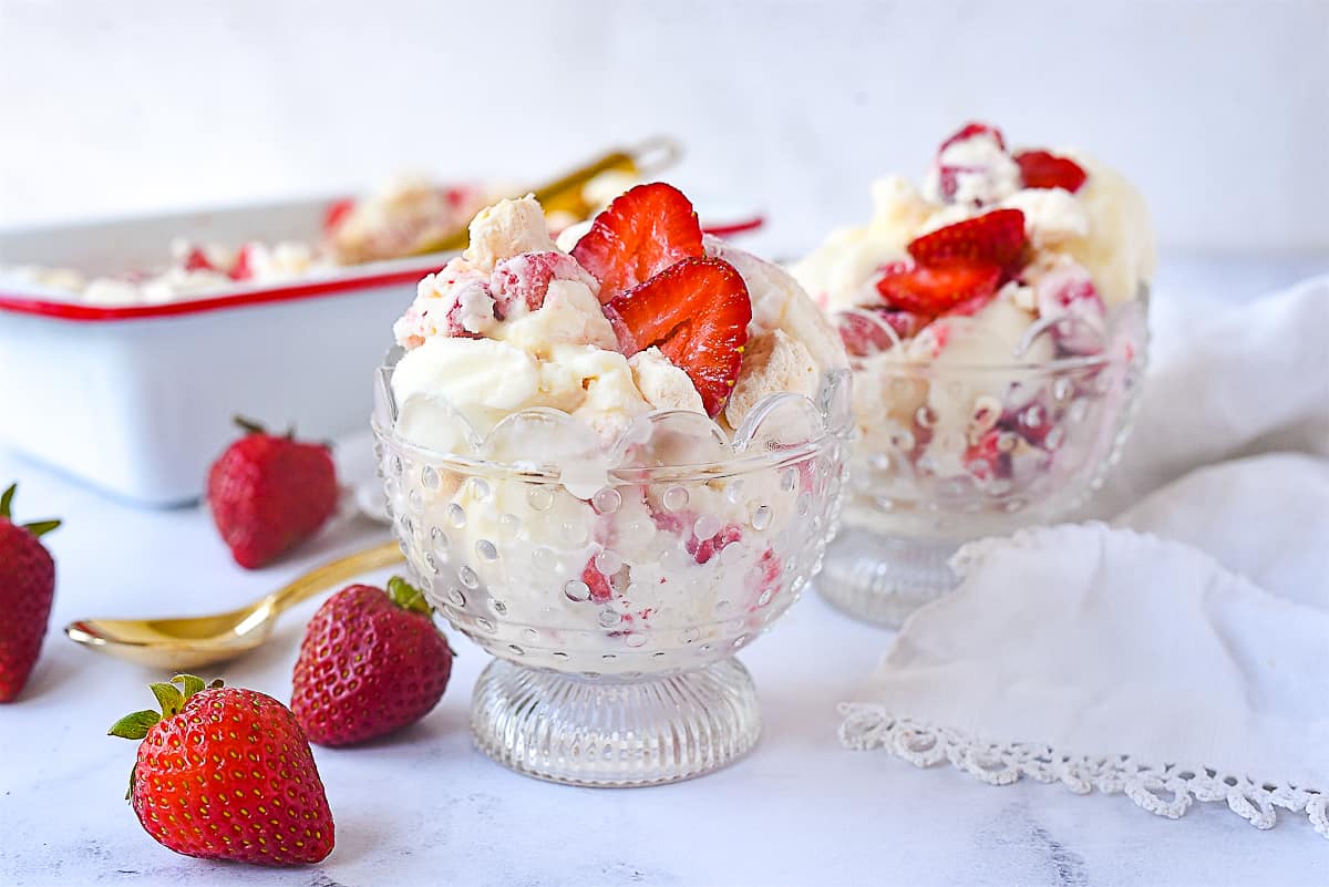 two bowls of eton mess ice cream