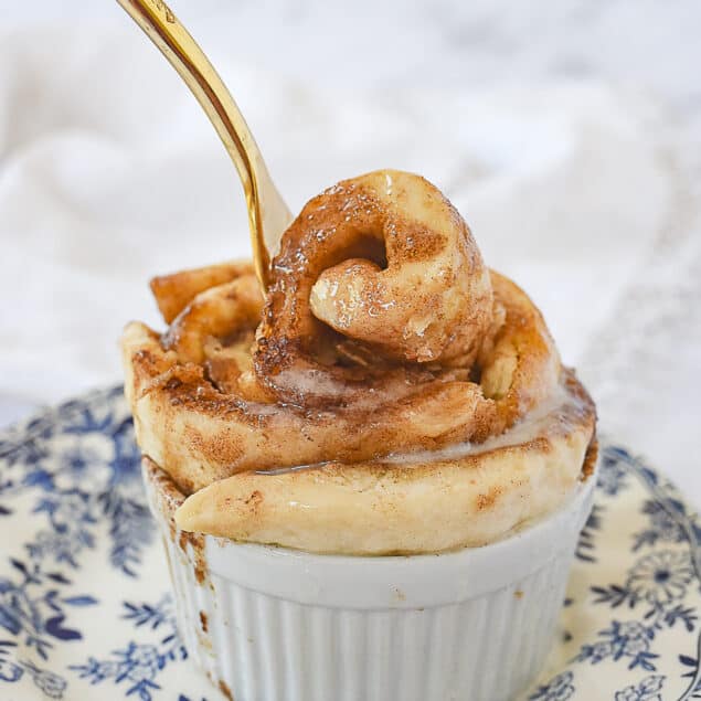 fork in a microwave cinnamon roll