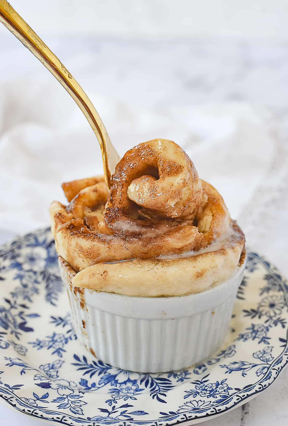 fork in a microwave cinnamon roll