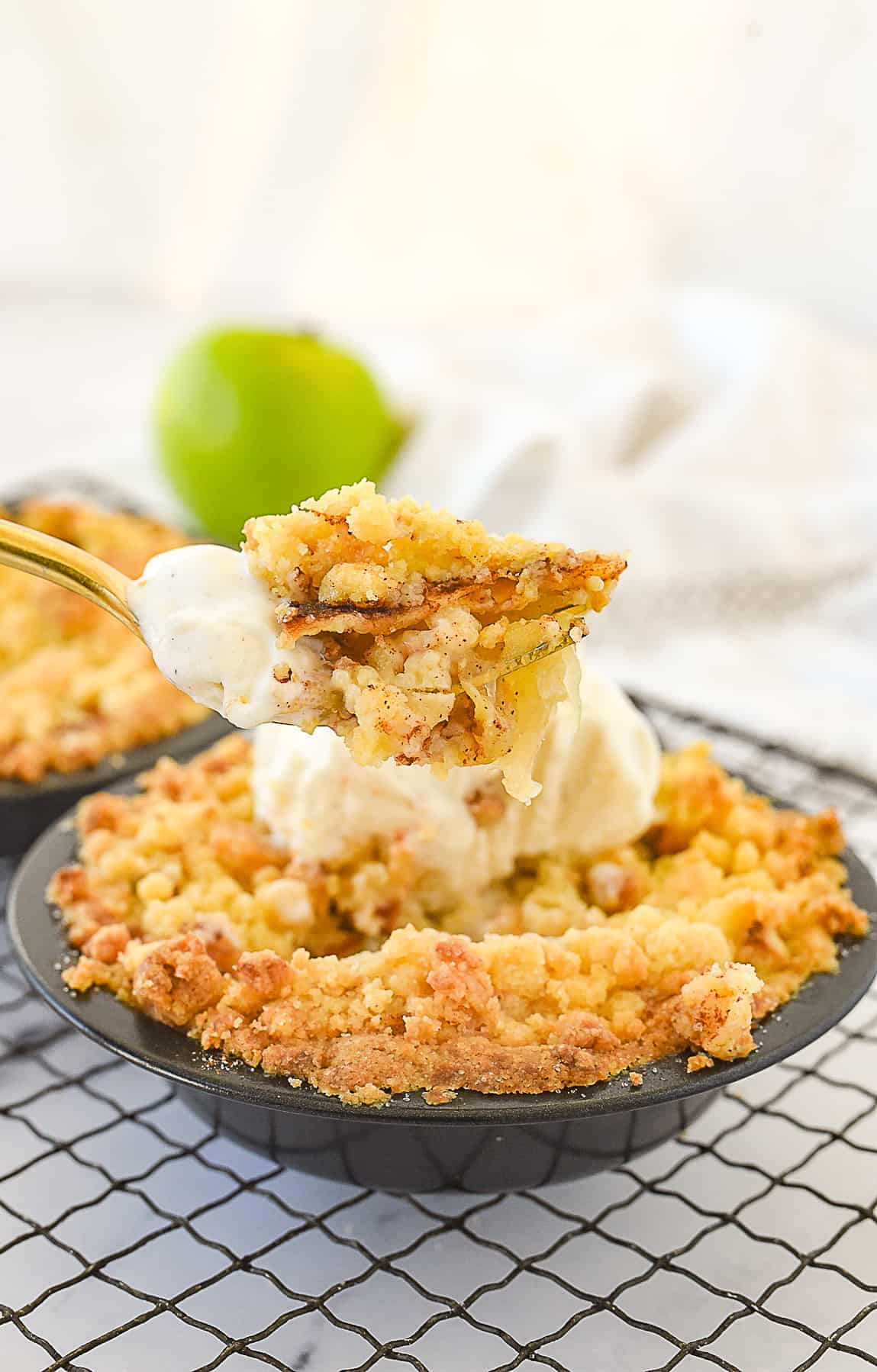 mini apple pie