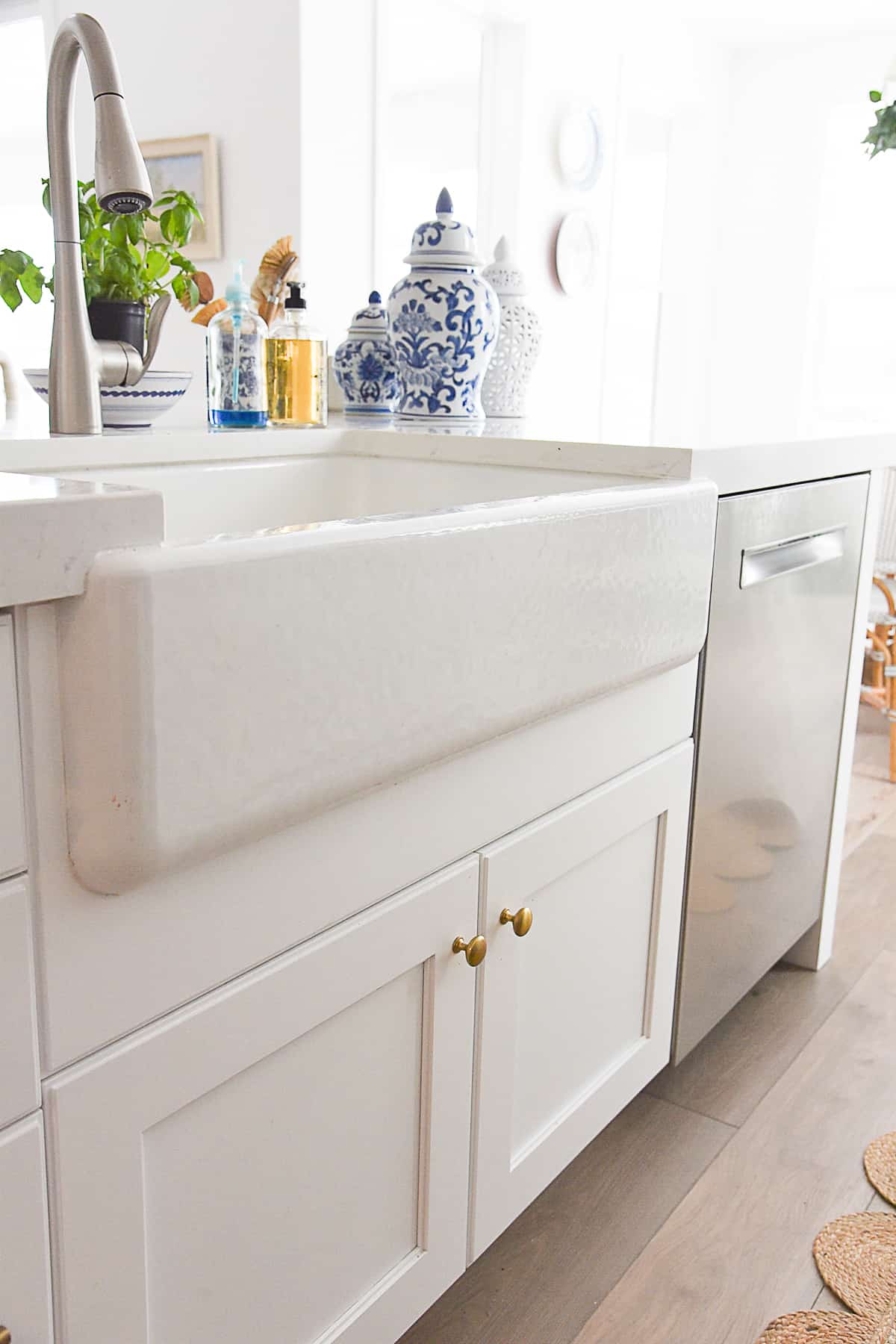farmhouse sink