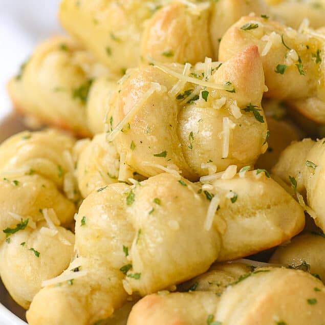 bowl full of garlic knots