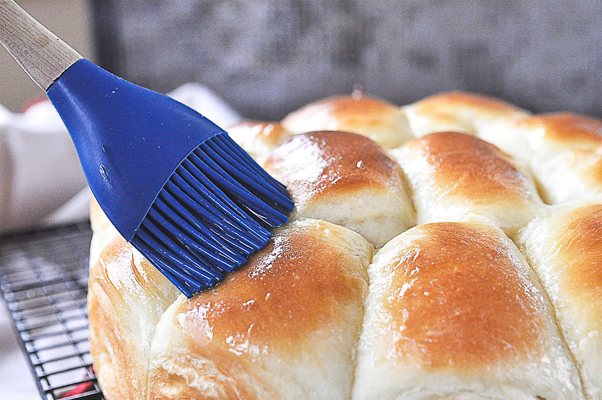 Quick Buttery Fluffy Dinner Rolls • Love From The Oven