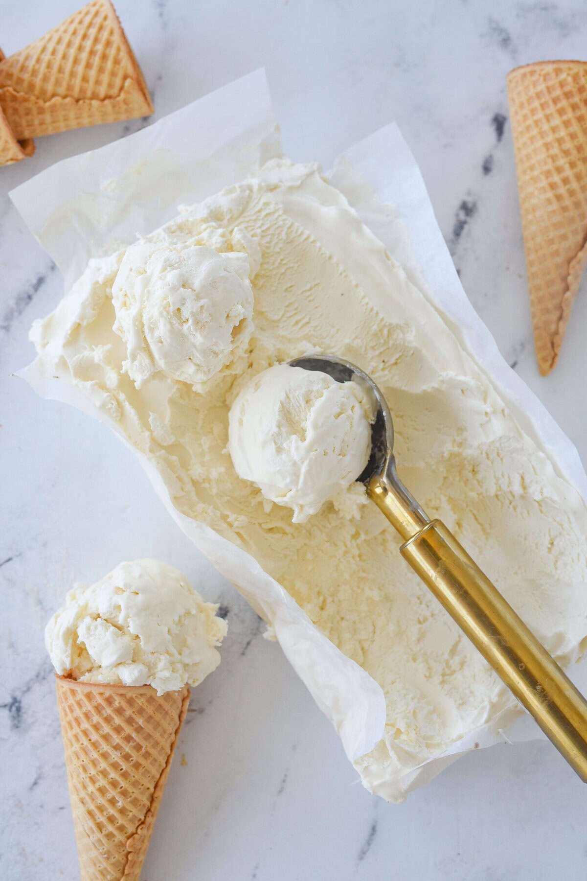 NO CHURN VANILLA ICE CREAM OVERHEAD SHOT
