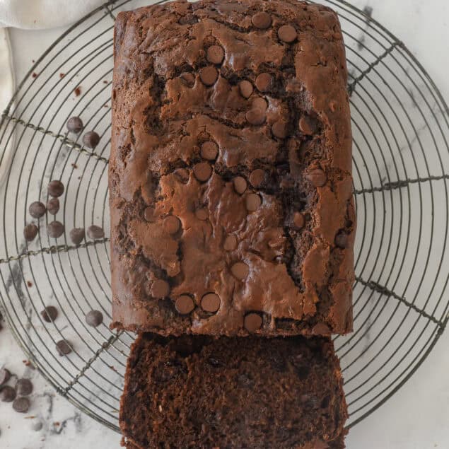 overhed shot of sliced chocolate banana brfead