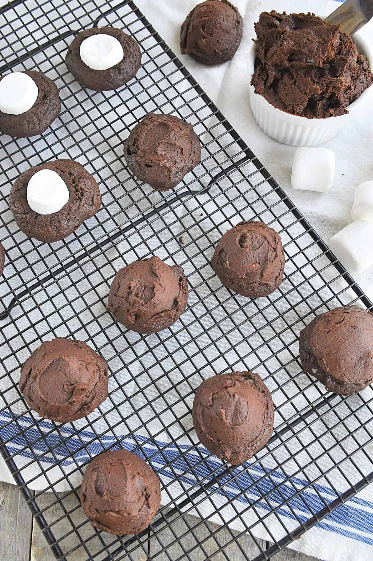frosting chocolate marshmallow cookies