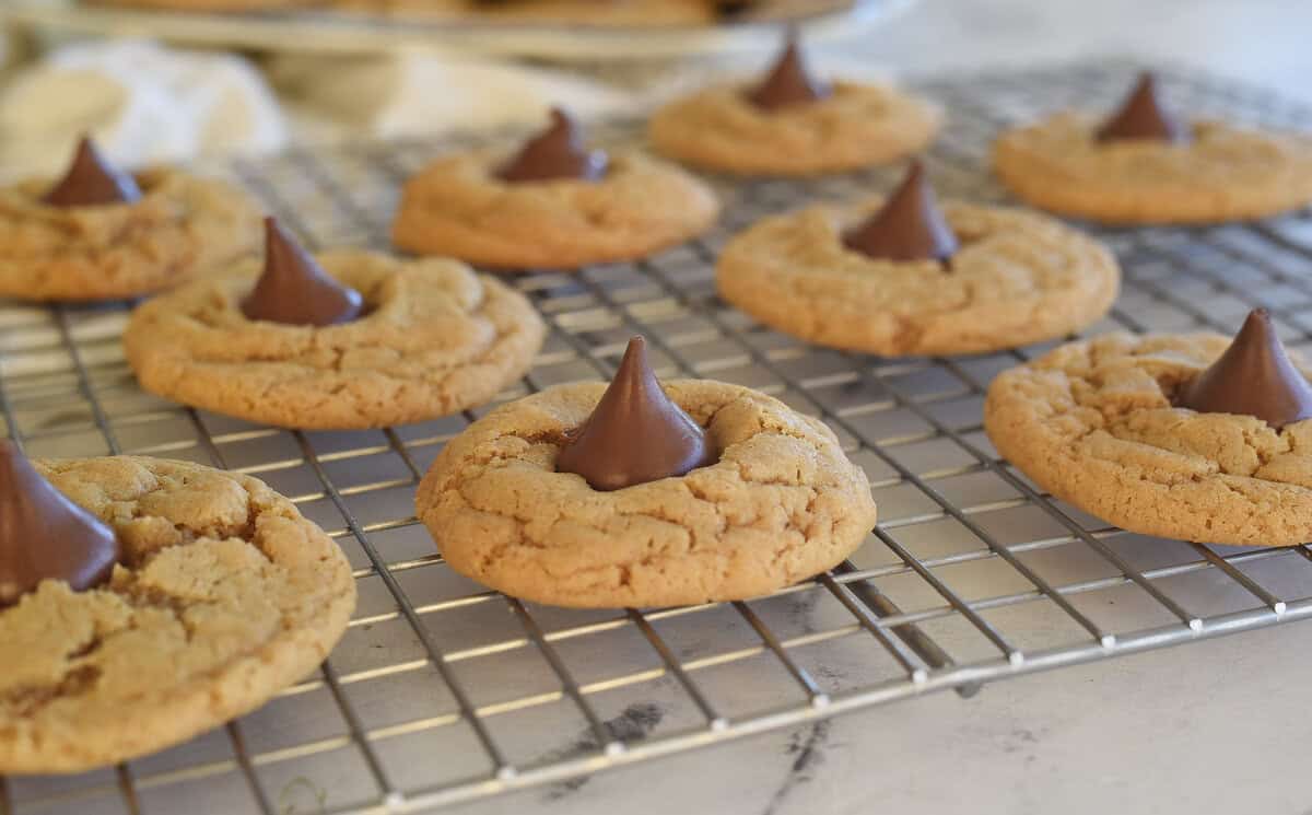 peanut butter blossoms on a cooling rack