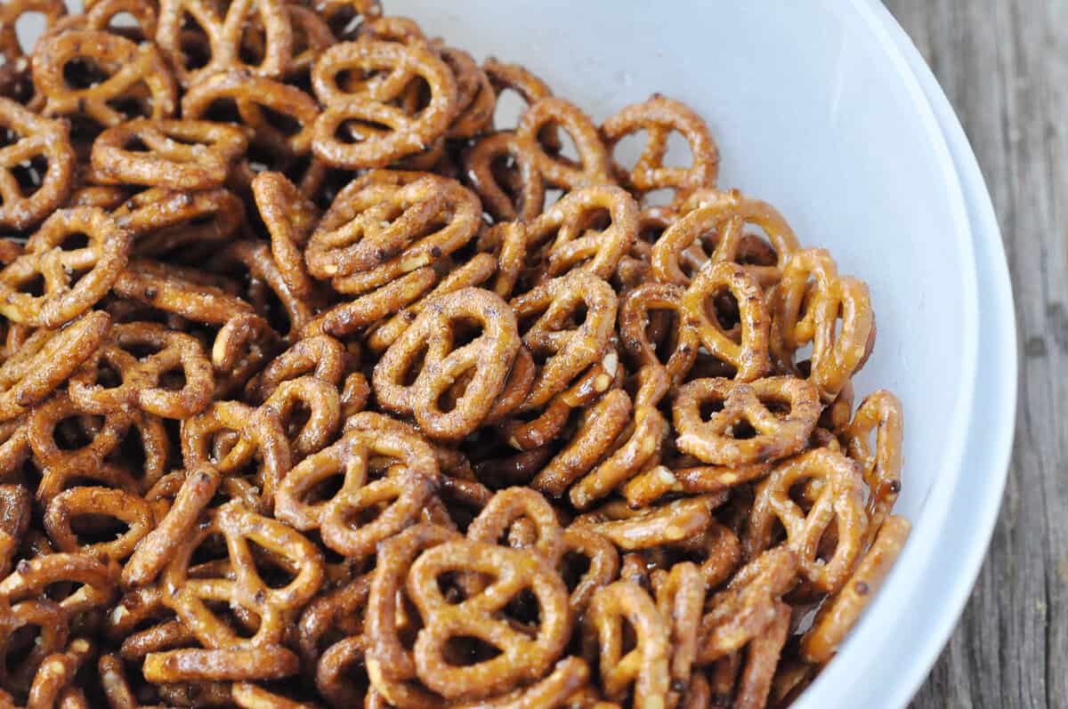 bowl of pretzels covered in cinnamon sugar