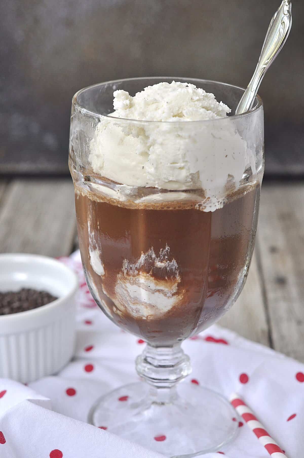 adding ice ream to glass