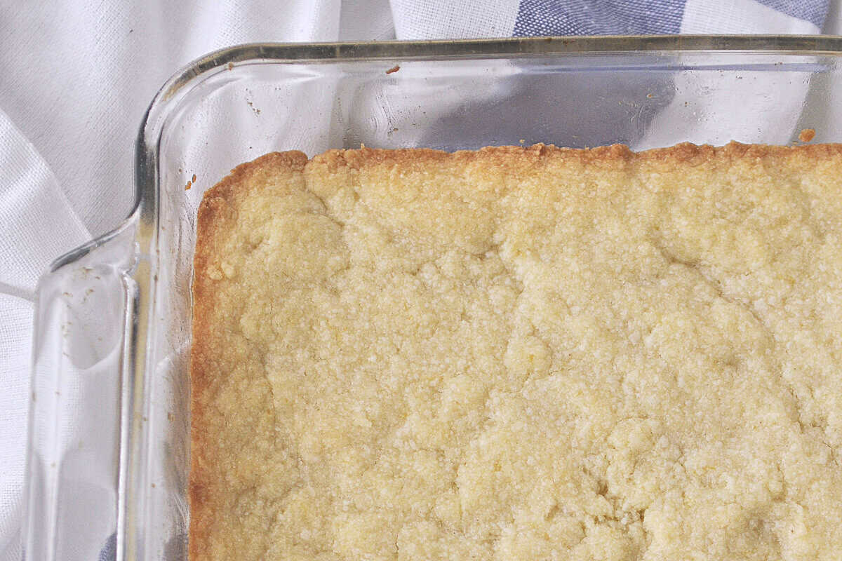 baked s hortbread in pan
