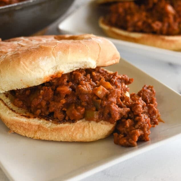 picture of two sloppy joes with buns