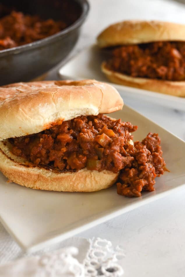 picture of two sloppy joes with buns