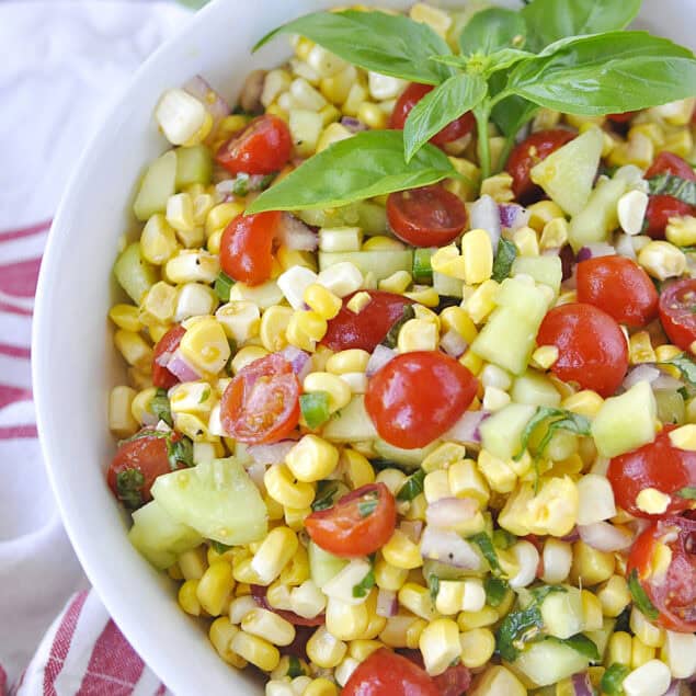 overhead shot o bowl of corn salad
