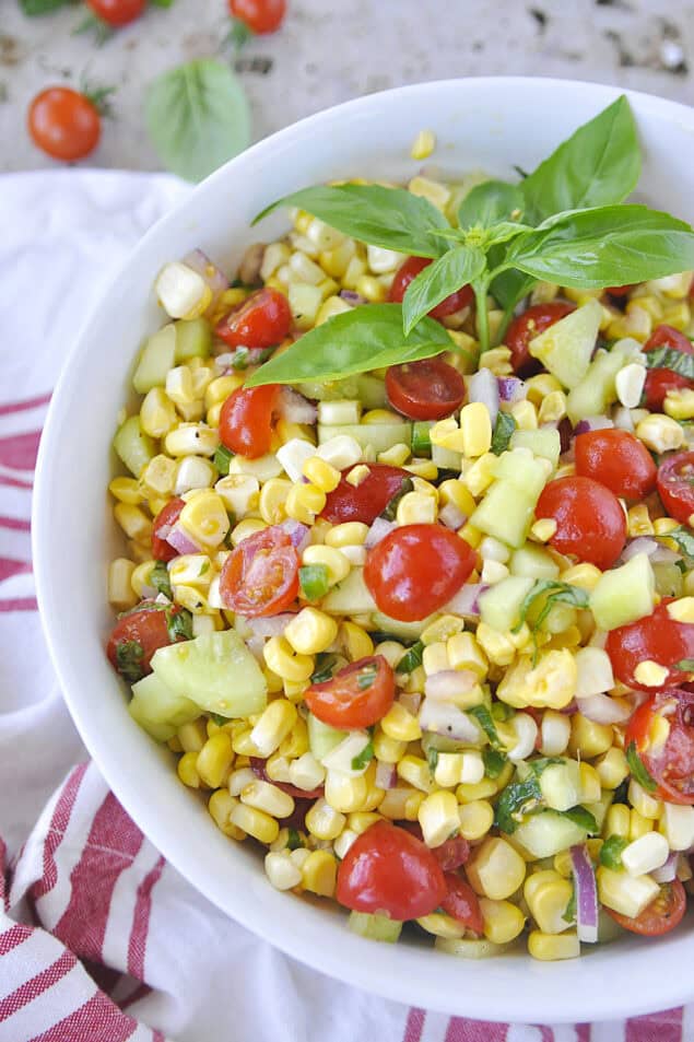 overhead shot o bowl of corn salad