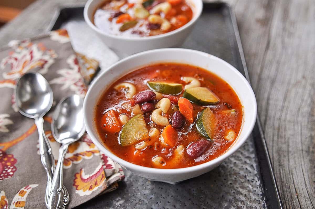 easy ministrone two bowls of minestrone soup